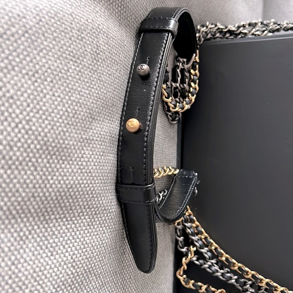 Chanel Gabriel Small handbag, white/black - Picture 11 of 13